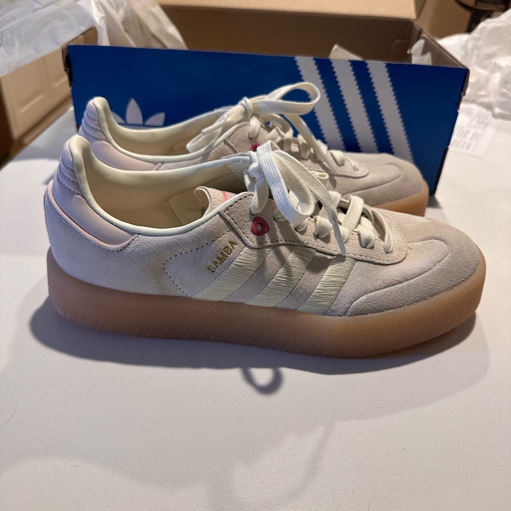 New in Box Adidas Ivory Sambae